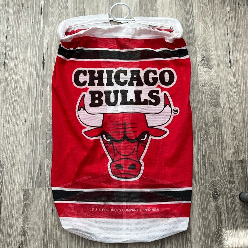 Retro Chicago bulls hanging hamper